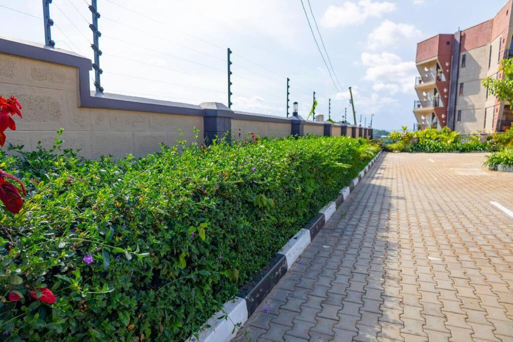 Stunning & Calm 2 Bedroom Gate Away In Entebbe- Sand Grains Residences A03 Namulanda Exterior photo