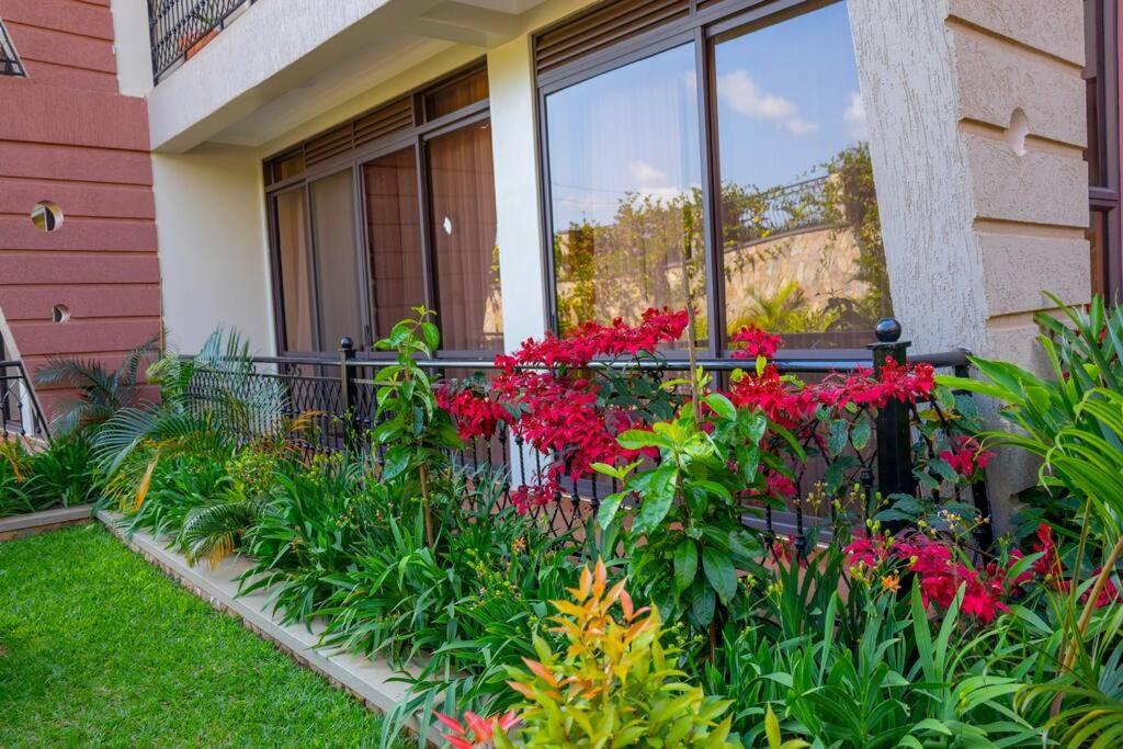 Stunning & Calm 2 Bedroom Gate Away In Entebbe- Sand Grains Residences A03 Namulanda Exterior photo