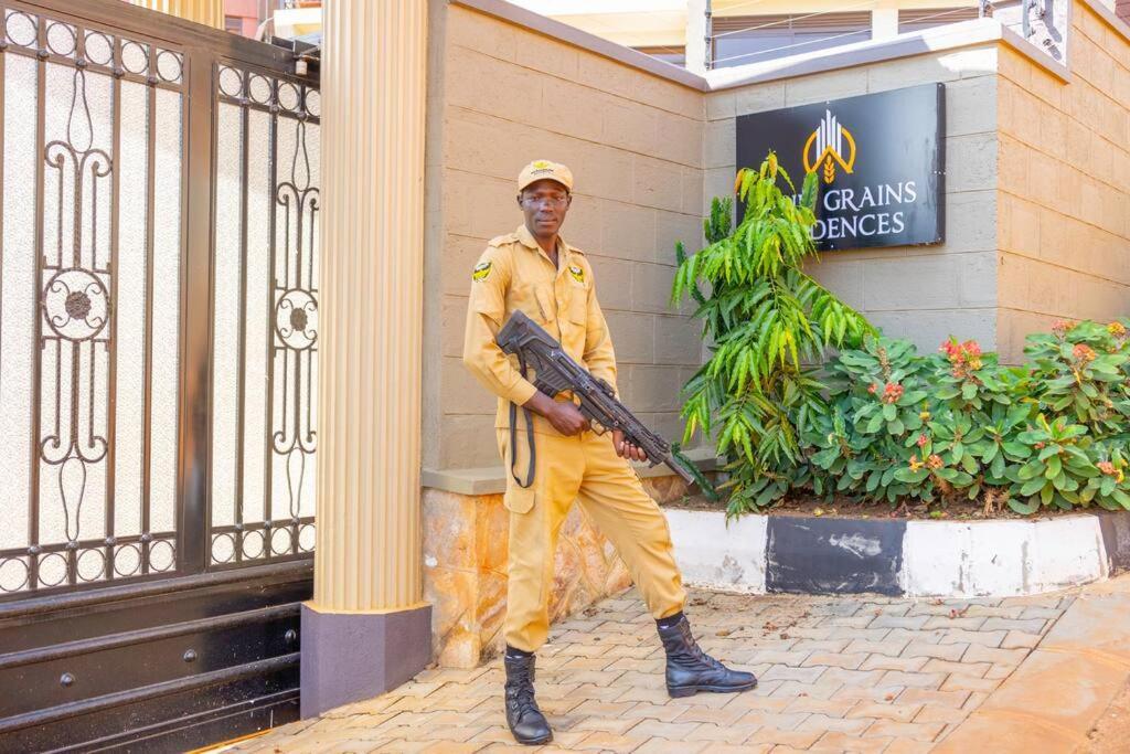 Stunning & Calm 2 Bedroom Gate Away In Entebbe- Sand Grains Residences A03 Namulanda Exterior photo