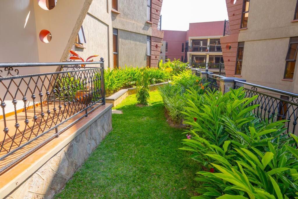 Stunning & Calm 2 Bedroom Gate Away In Entebbe- Sand Grains Residences A03 Namulanda Exterior photo