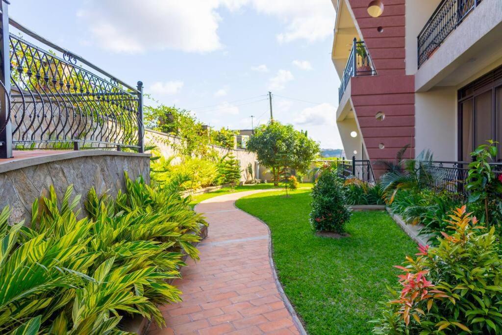 Stunning & Calm 2 Bedroom Gate Away In Entebbe- Sand Grains Residences A03 Namulanda Exterior photo